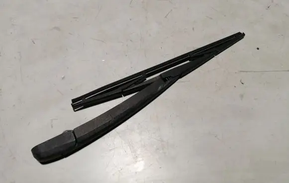 KIA Carens I Rear wiper blade arm