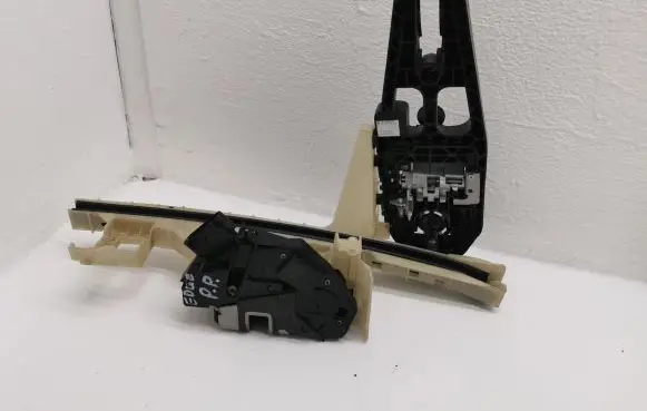Ford Edge II Front door lock