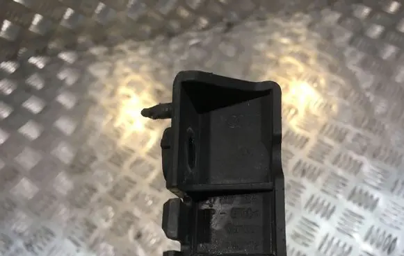 Audi A4 S4 B7 8E 8H Fender mounting bracket 8E0807284E