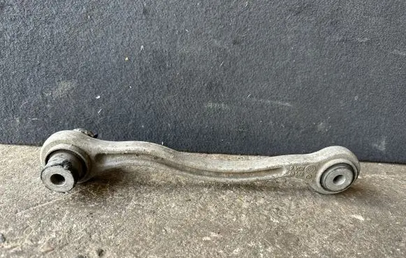 Mercedes-Benz C W205 Rear control arm 20402