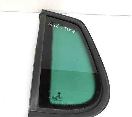 Volkswagen Tiguan Rear side window 5N0845041A