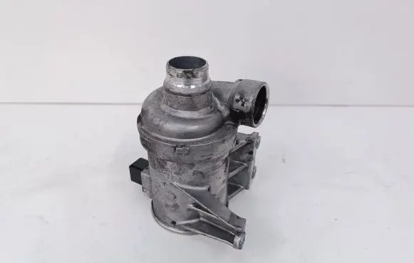 Volvo XC90 Water pump 31368715