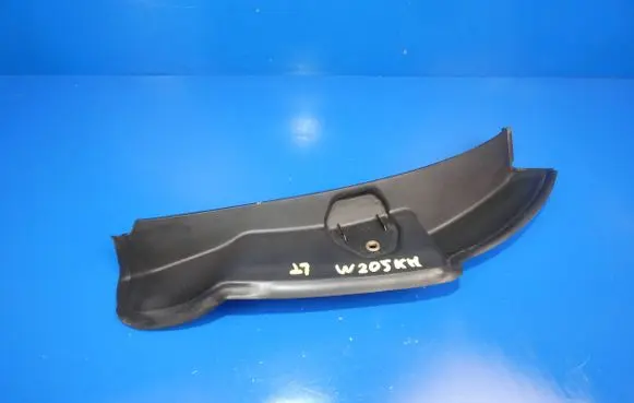 Mercedes-Benz C W205 Rear/tail light trim molding A2056930533 A2056901341