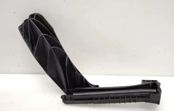 Peugeot 308 Rear door windshield rail 9673361380