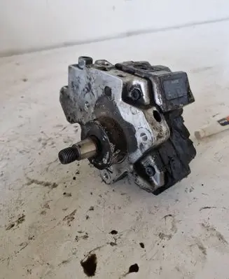 Audi A6 S6 C6 4F Fuel injection high pressure pump 059130755E 0445010090