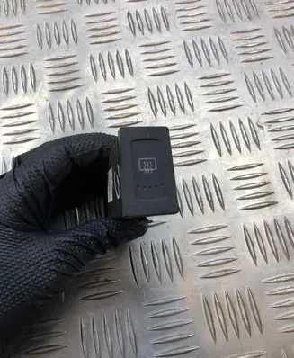 Volkswagen PASSAT B5.5 Windscreen/window heater switch 3B0959621D