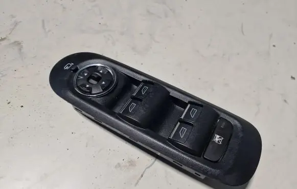 Ford Mondeo MK IV Electric window control switch