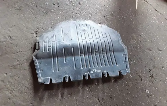Volkswagen Cross Polo Engine splash shield/under tray 6Q0825237P