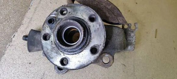 Volkswagen Sharan Front wheel hub