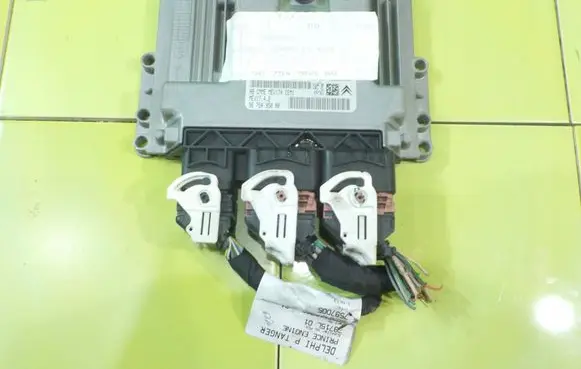 Citroen C4 II Engine control unit/module 9675495080 XP233