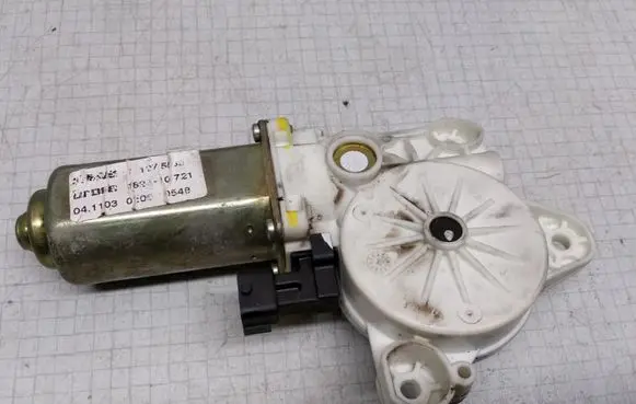 Saab 9-3 Ver1 Front door window regulator motor