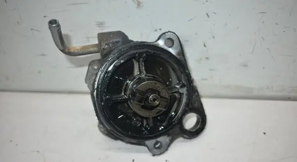 Toyota Yaris Vacuum pump