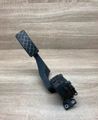 Skoda Octavia Mk1 (1U) Accelerator throttle pedal 1J1721503H 6PV007770
