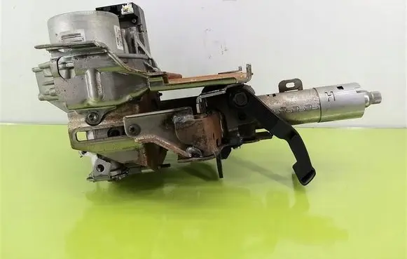 Renault Clio III Power steering pump 54084783M