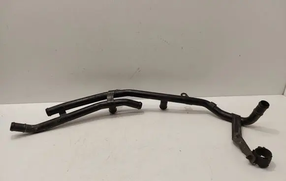 Volkswagen PASSAT B8 Engine coolant pipe/hose 5Q0121064AM 5Q0121070AG