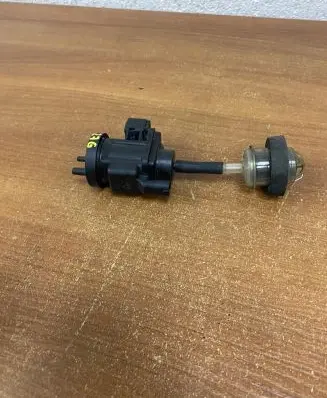 Mercedes-Benz C W203 Engine mount vacuum valve A0005450427 E276