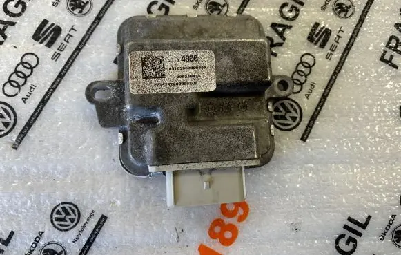 Cadillac Escalade Fuel injection pump control unit/module 23184800