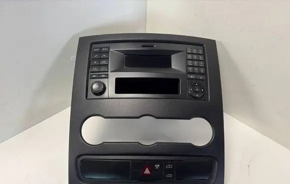 Volkswagen Crafter Radio/CD/DVD/GPS head unit A9066800017 9066800017