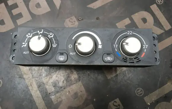 Mitsubishi Pajero Climate control unit MR958005 1465700022
