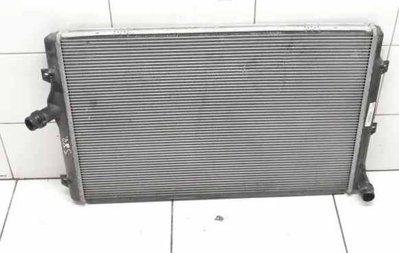 Skoda Octavia Mk2 (1Z) Coolant radiator 1k0121251dd