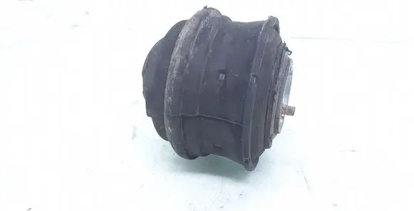 Mercedes-Benz C W203 Engine mount bracket
