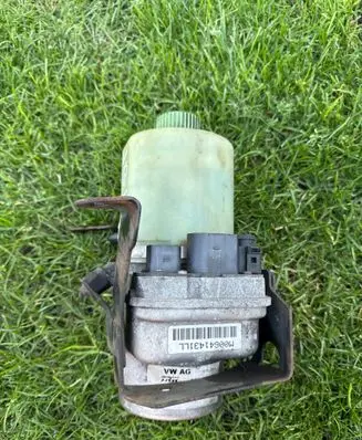 Seat Ibiza IV (6J,6P) Power steering pump 6R0423156C