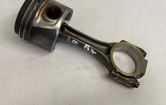 Audi A4 S4 B7 8E 8H Piston with connecting rod