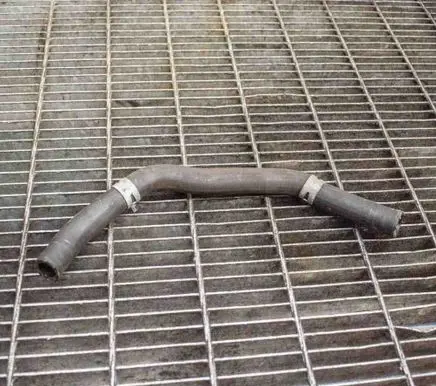 Toyota Verso-S Engine coolant pipe/hose