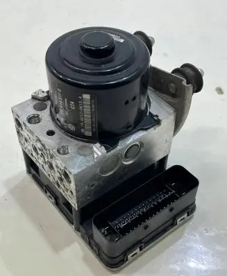 Porsche Cayenne (92A) ABS Pump 7P0614517E