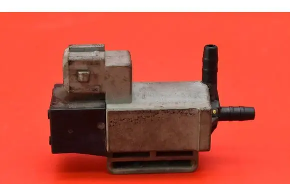 Hyundai i40 Vacuum valve