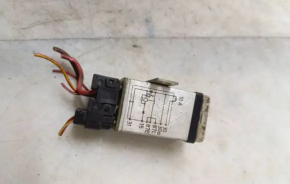 Mercedes-Benz E W124 Other relay 2015403245