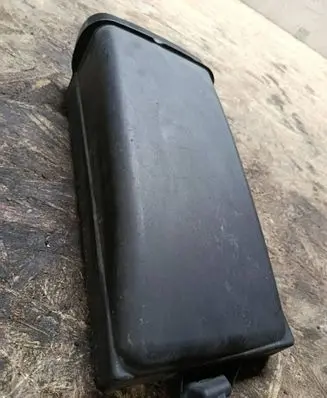 BMW 7 E65 E66 Air filter box cover 8379958