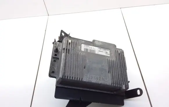 Renault Megane I Engine control unit/module 7700102303