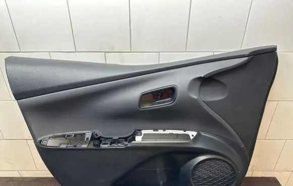 Toyota Prius (XW50) Front door card panel trim 67778X1B12