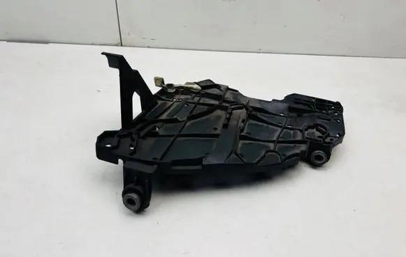 Volkswagen Touareg I Headlight/headlamp mounting bracket 16464500
