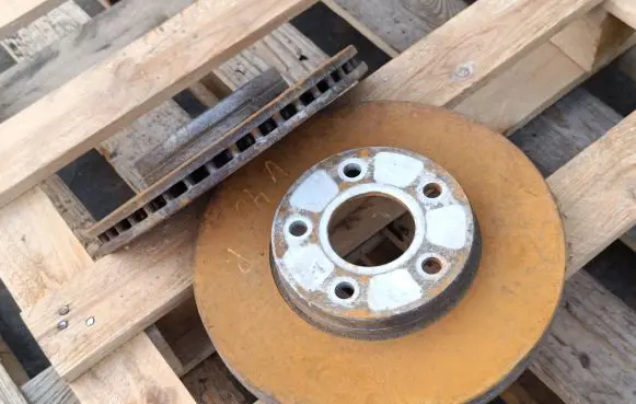 Volvo V40 Front brake disc