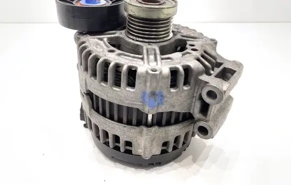 BMW 3 E92 E93 Generator/alternator 7550469