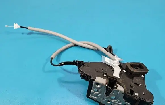 Skoda Fabia Mk4 (6VA) Front door lock 10B837016 IMPRK1612226