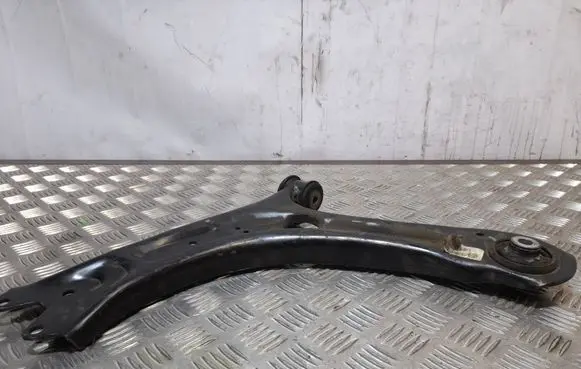Volkswagen PASSAT B7 USA Front lower control arm/wishbone 561407151C