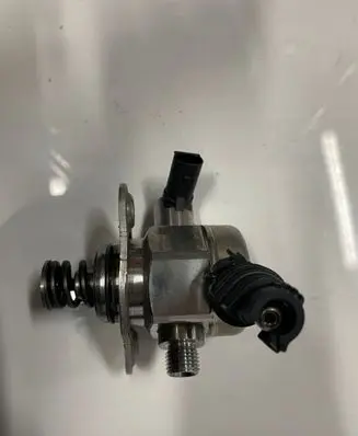 Hyundai Veloster Fuel injection high pressure pump 353202B410