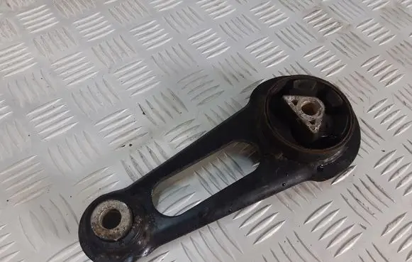Nissan Micra K14 Engine mount bracket