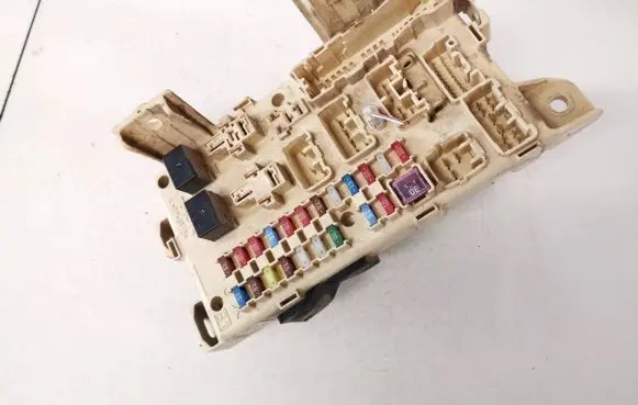 Toyota Avensis Verso Fuse box set 8922144030 89221-44030