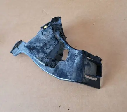 BMW 5 GT F07 Front bumper mounting bracket 51647203827