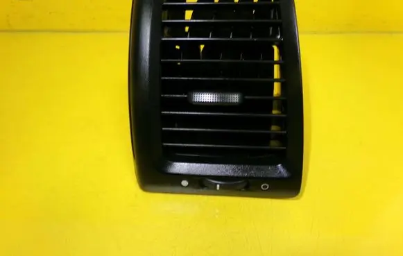 Honda Accord Dashboard side air vent grill/cover trim E6165131500