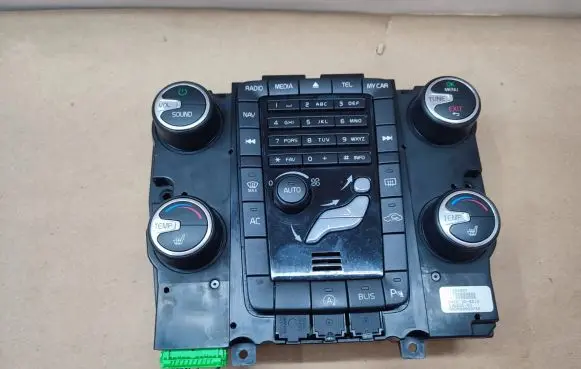 Volvo V70 Climate control unit 31324827