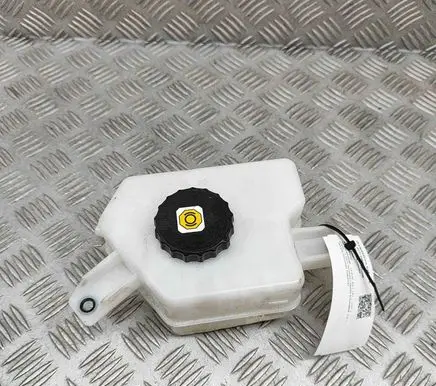 Lexus RX 450H Brake fluid reservoir 4722048350