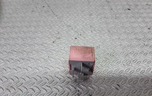 Renault Clio II Other relay 8200308271