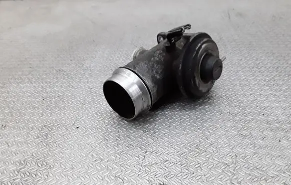 BMW 5 E60 E61 EGR valve 70051200