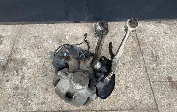 Mercedes-Benz C W204 Front wheel hub spindle knuckle