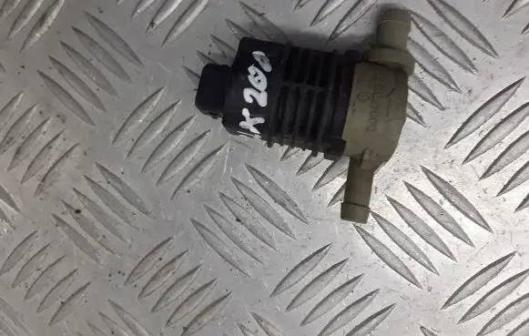 Mercedes-Benz CLK A208 C208 Valve vacuum 0004701693